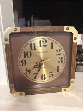 Mercedes quartz wooden clock